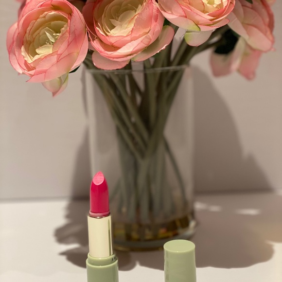 💋2/$20💋PIXI Lipstick - Picture 2 of 5